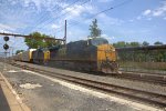 CSX 5221 leads autorack train M218